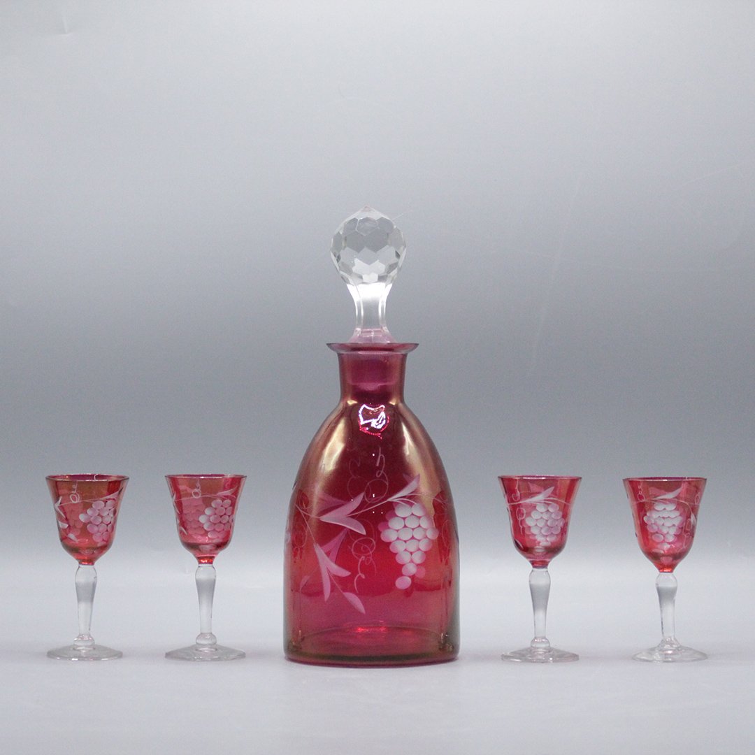 Cranberry Cut to Clear Decanter shot glass wine glass: Cranberry Cut to Clear Decanter shot glass wine glass set Size: 10 h , 4 h glasses