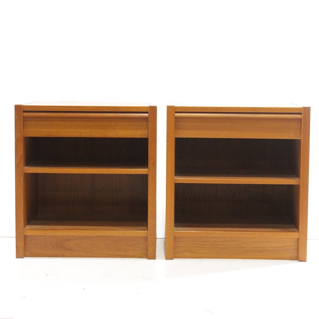 Mid-century Modern Bed / End tables (1 of 6)