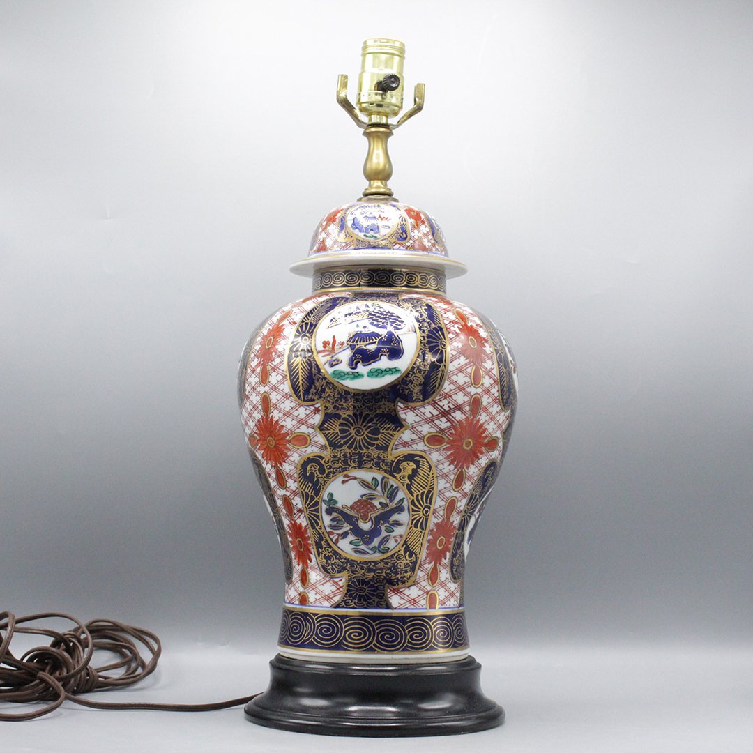 Imari Porcelain Ginger Jar Table Lamp. (1 of 9)