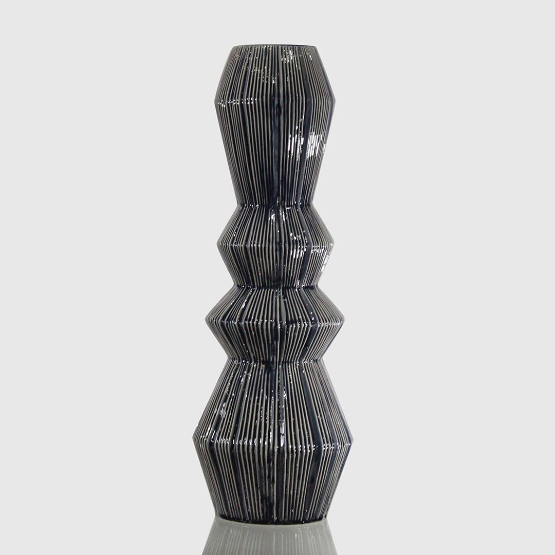 Unique Modern Design Ceramic Black & White Vase (1 of 7)