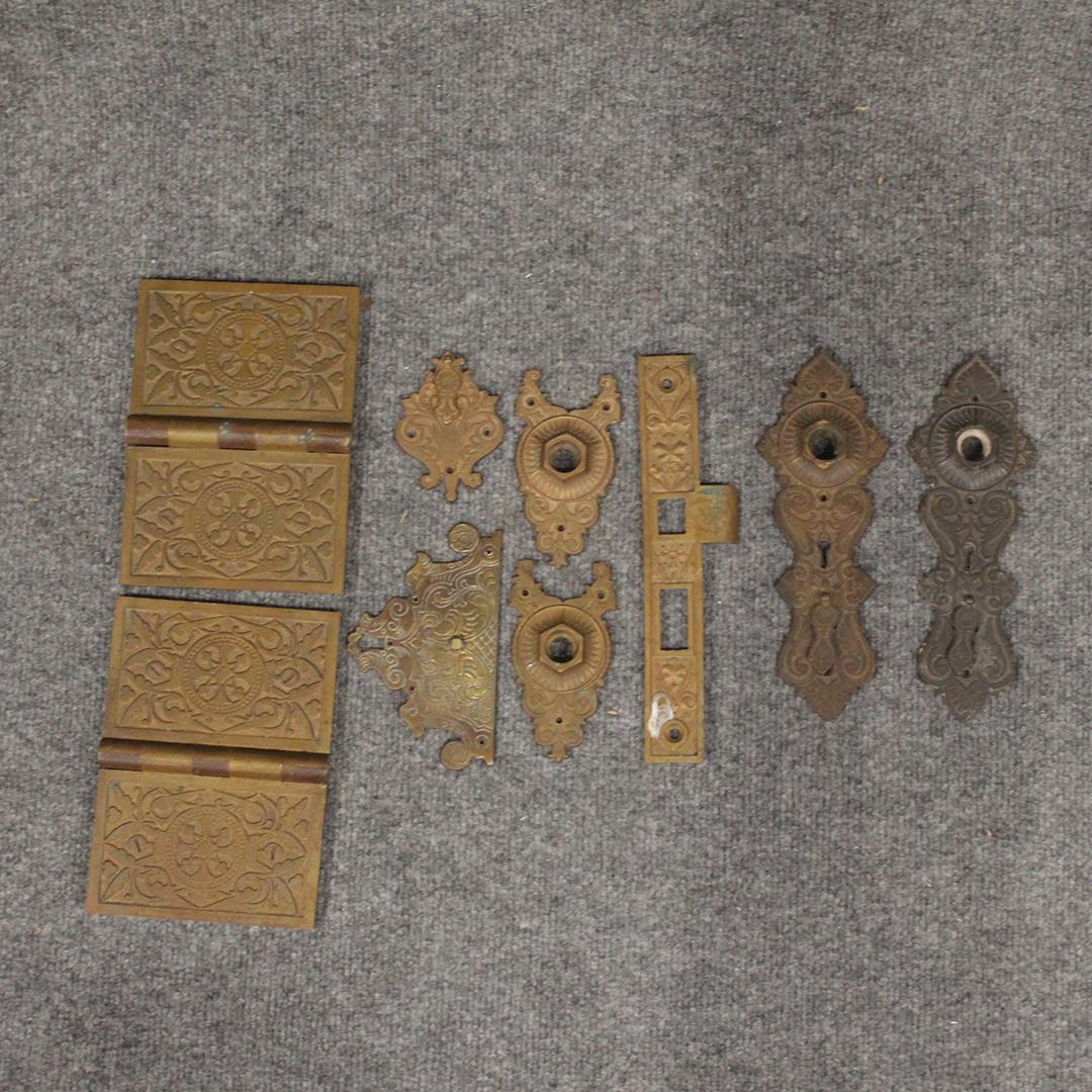Nine [9] Pieces Assorted Victorian Brass Door Hardware (1 of 9)