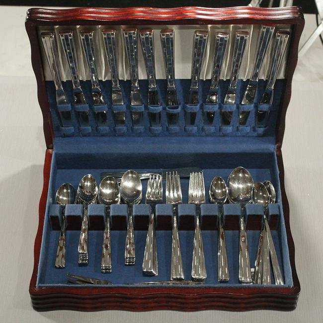International Silver Co. Service 12 Flatware in Box (1 of 7)