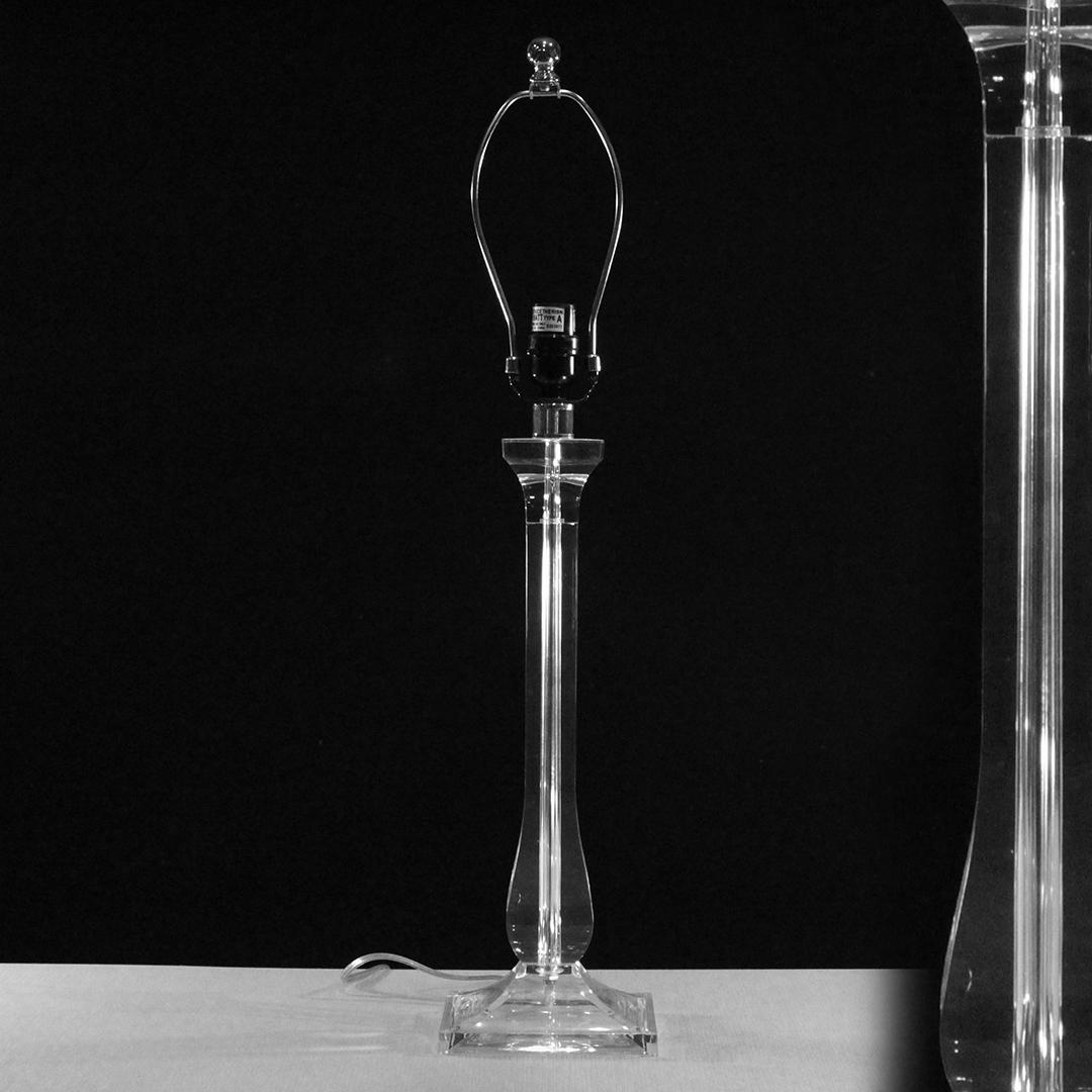 Mid-Century Modern Clear Lucite Table Lamp (1 of 6)