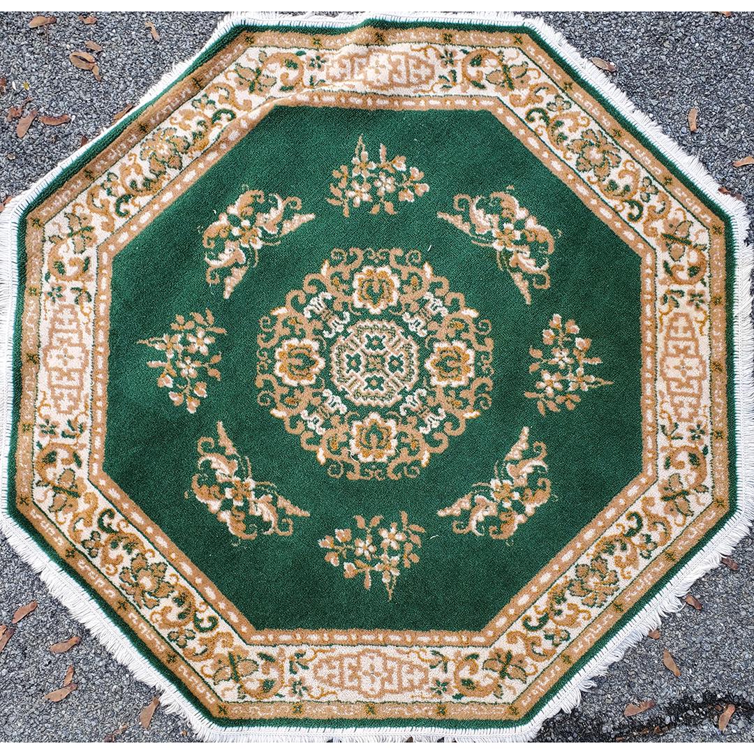 Octagon Carpet , Green Field Color, Wool, Clean (1 of 3)