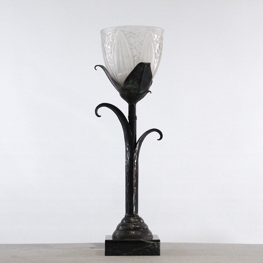 Daum Nancy Signed Flower Form Lamp: Daum Nancy Signed Flower Form Lamp, Glass shade on a flower form wrought iron base. Size: 21 x 6