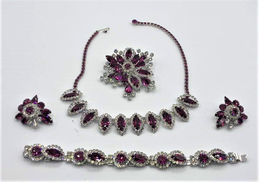 WEISS Necklace Bracelet Brooch Earrings Rhinestones Set (1 of 12)