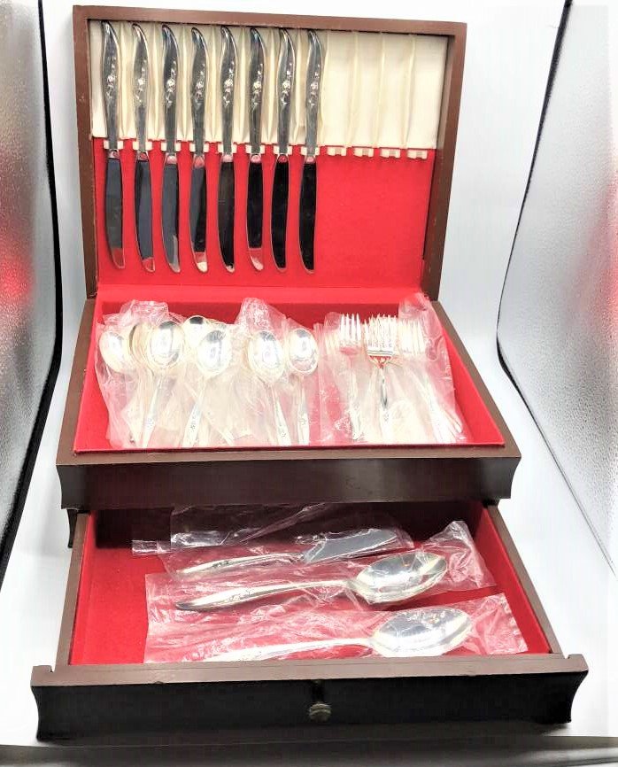 51 Pieces 1847 Rogers Bros Silver Plate Flatware in Box (1 of 6)