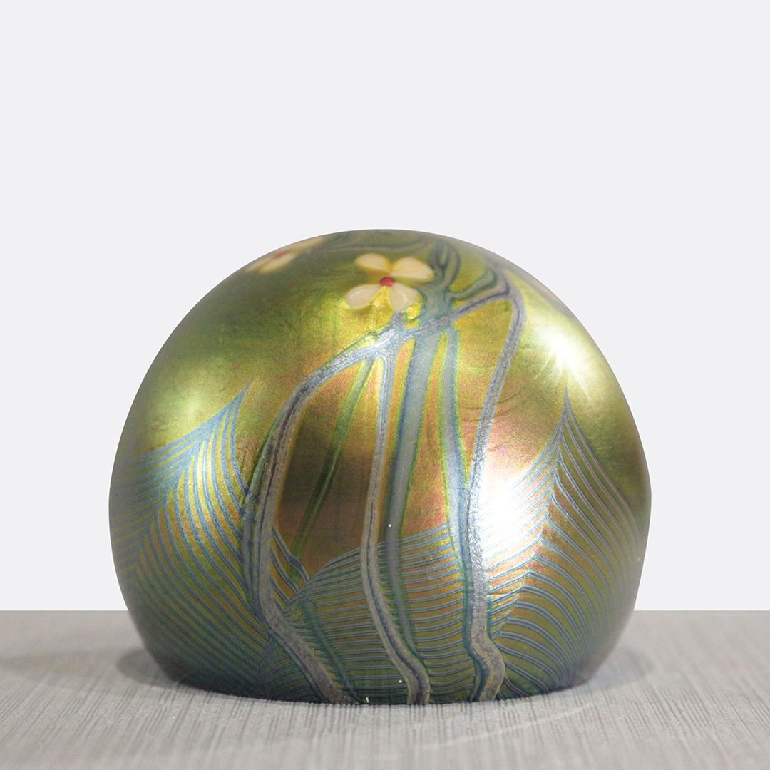 Orient & Flume Studio Art Glass Paperweight with Box: Orient & Flume Studio Art Glass Paperweight with Box. Pull feather and Floral, Signed. Size: 2 x 2.5 inches