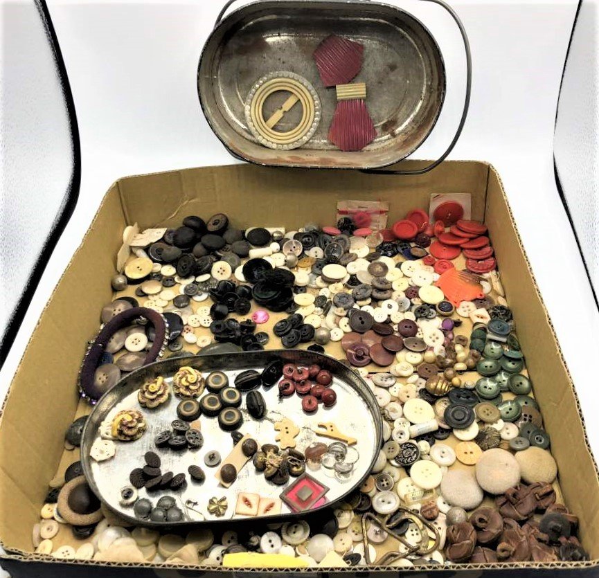 Large Assortment of Antique Buttons - Huge Variety (1 of 7)
