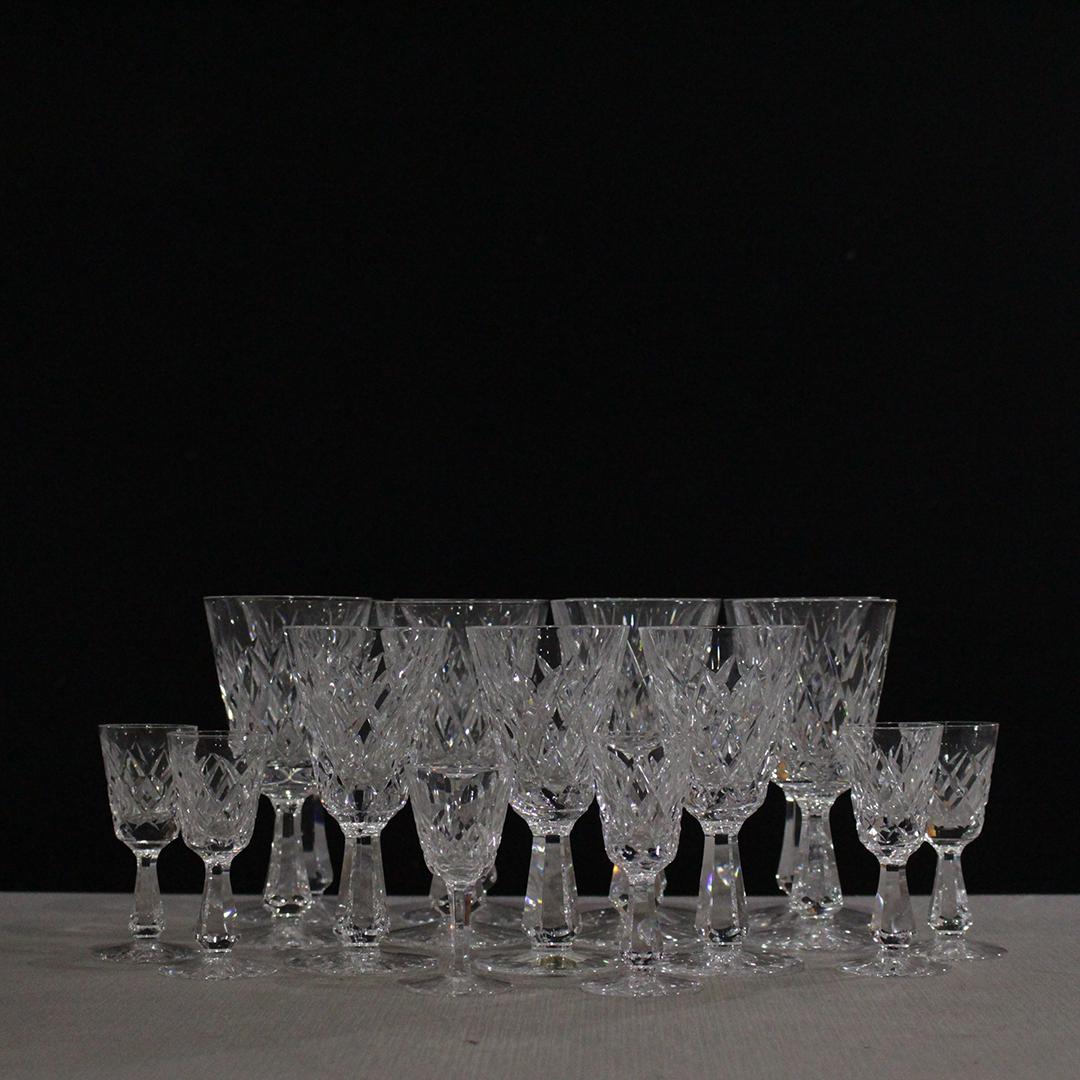 17 Pcs Assorted Signed WATERFORD Crystal Glass Stemware (1 of 14)