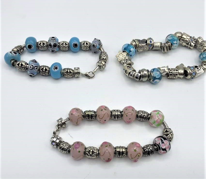3 Assorted Murano Art Glass Beads Silver Tone Bracelets: 3 Assorted Murano Art Glass Beads Silver Tone Bracelets. Size: 3 in. diameter