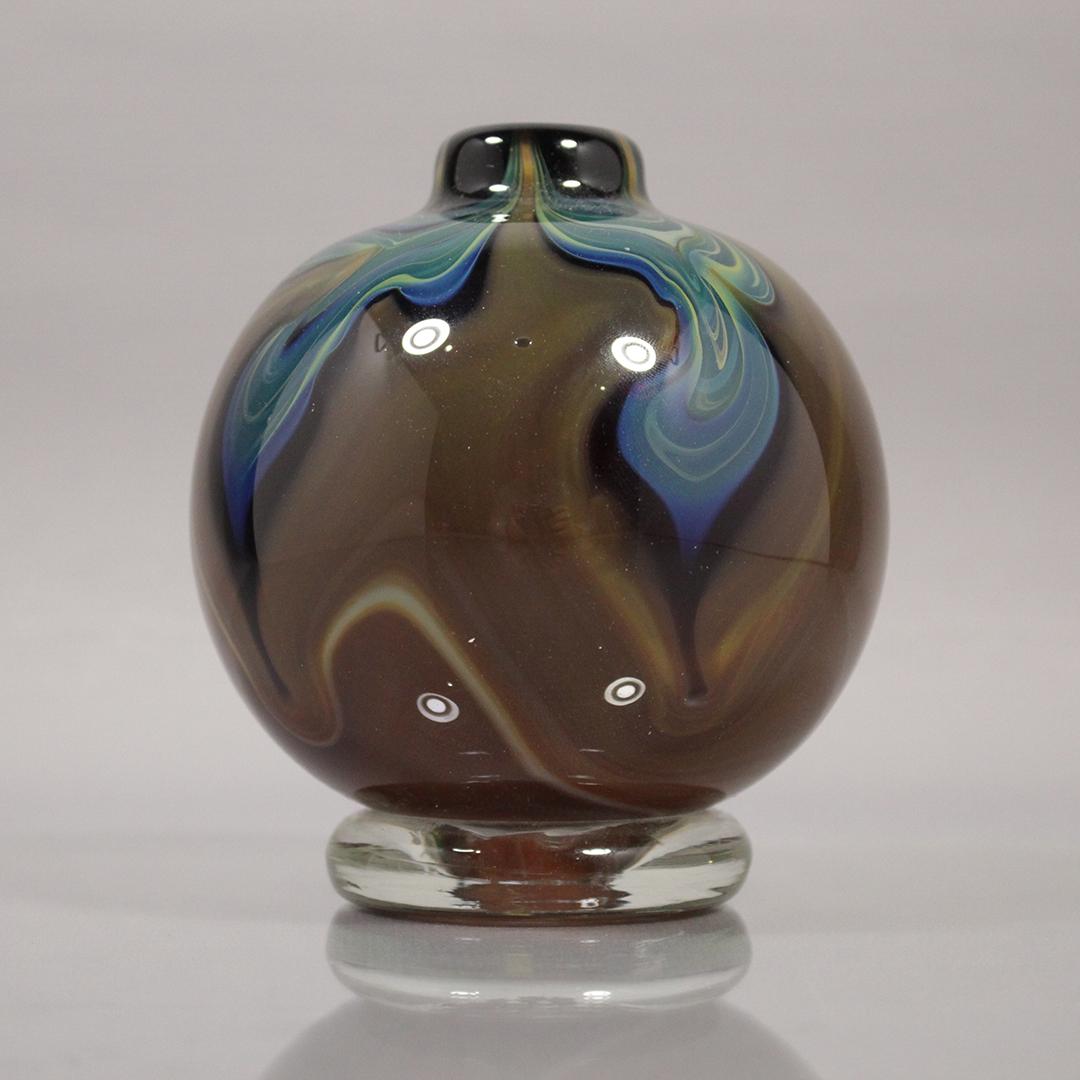 Nancy Freeman Signed Studio Art Glass Vase: Nancy Freeman Signed Studio Art Glass Vase. Size: 4.5 x 4 inches