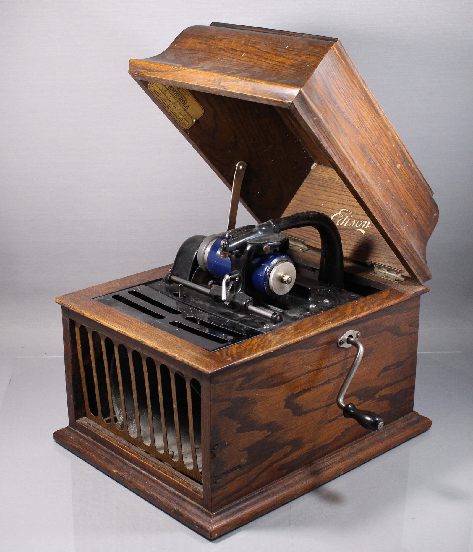 Edison Cylinder Phonograph in Oak Case, Working: Edison Cylinder Phonograph in Oak Case, Working. Size: 12.75 x 15.75 x 12.5 inches