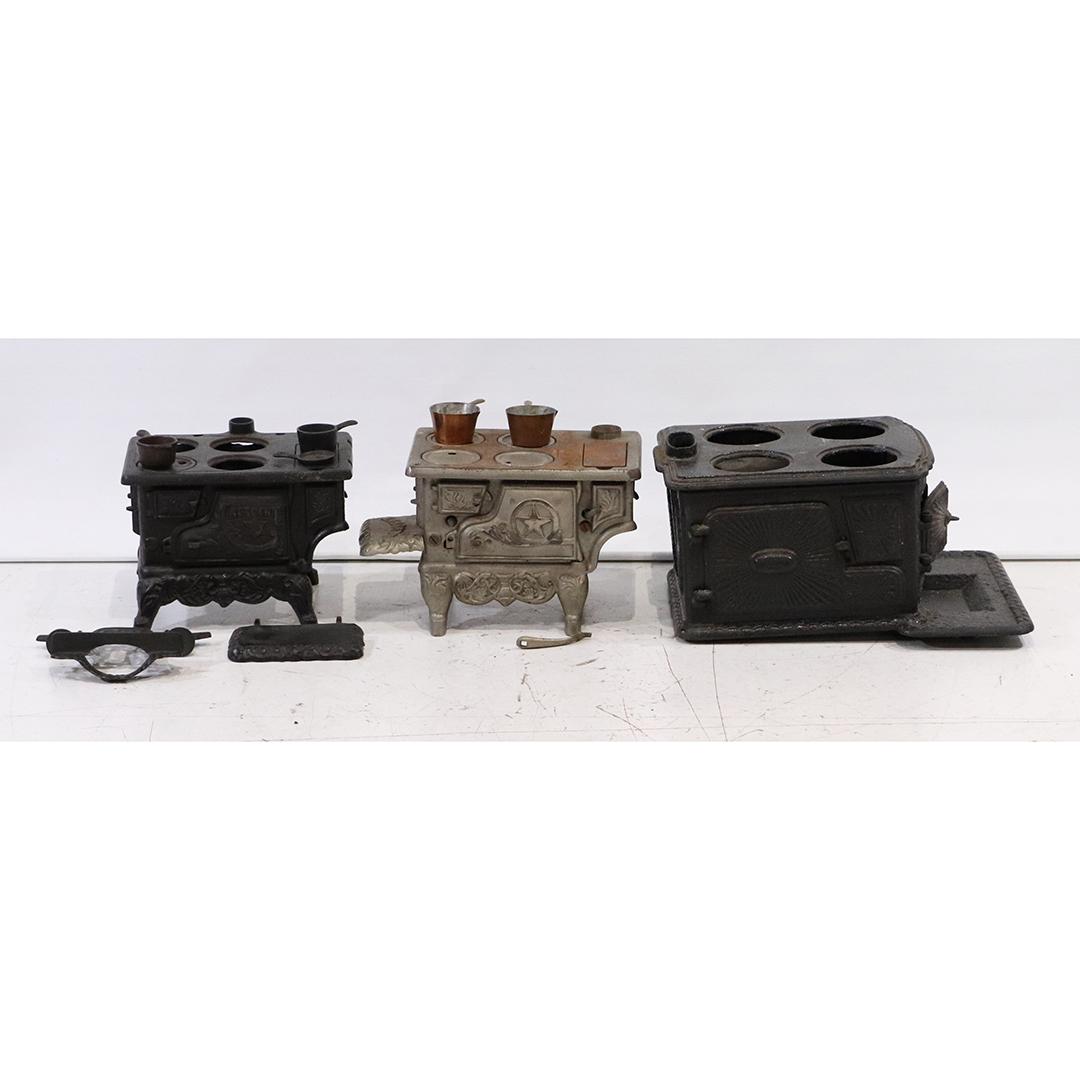 [3] Antique Cast Iron Salesman Sample Cook Stoves (1 of 8)