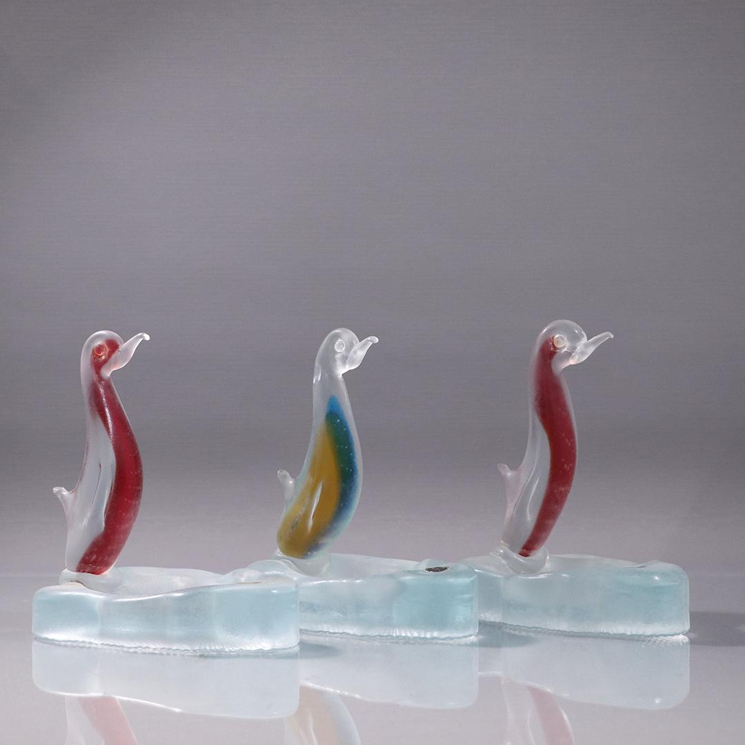 [3] Three Murano Art Glass Penguins on Stands: [3] Three Murano Art Glass Penguins on Stands. Size: 7 in. height x 4.5 in. wide