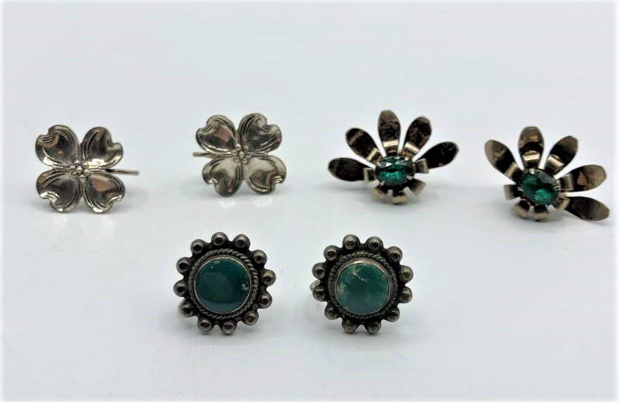 [3] Pairs Sterling Silver Earrings, 2 Sets Green Stones: [3] Pairs Sterling Silver Earrings, 2 Sets Green Stones, other a four leaf clover. All are clip-on. Marked: Sterling ; Size: .75 in. diameter, 7/8 in. diameter and 1 1/8 in. diameter