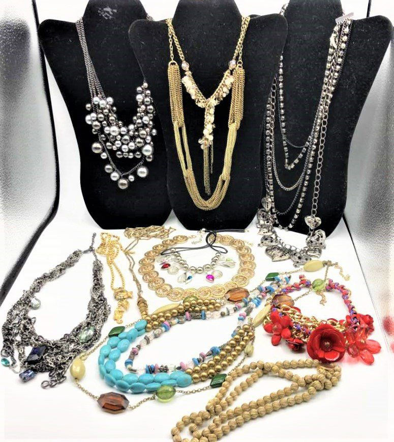 [14] Fourteen Assorted Costume Jewelry Necklaces: [14] Fourteen Assorted Costume Jewelry Necklaces. Nice variety.Note: Display case not included