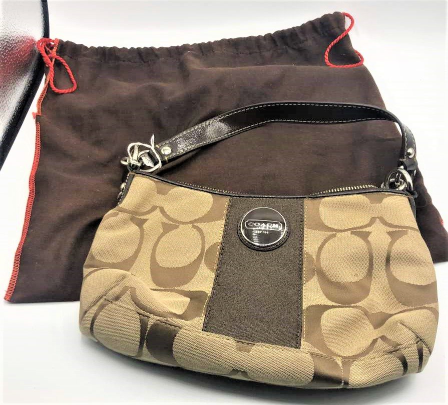 COACH Hand Bag Browns & Tan with Dust Bag: COACH Hand Bag Browns & Tan with Dust Bag. Size: 11 in. length, 6.5 in. wide