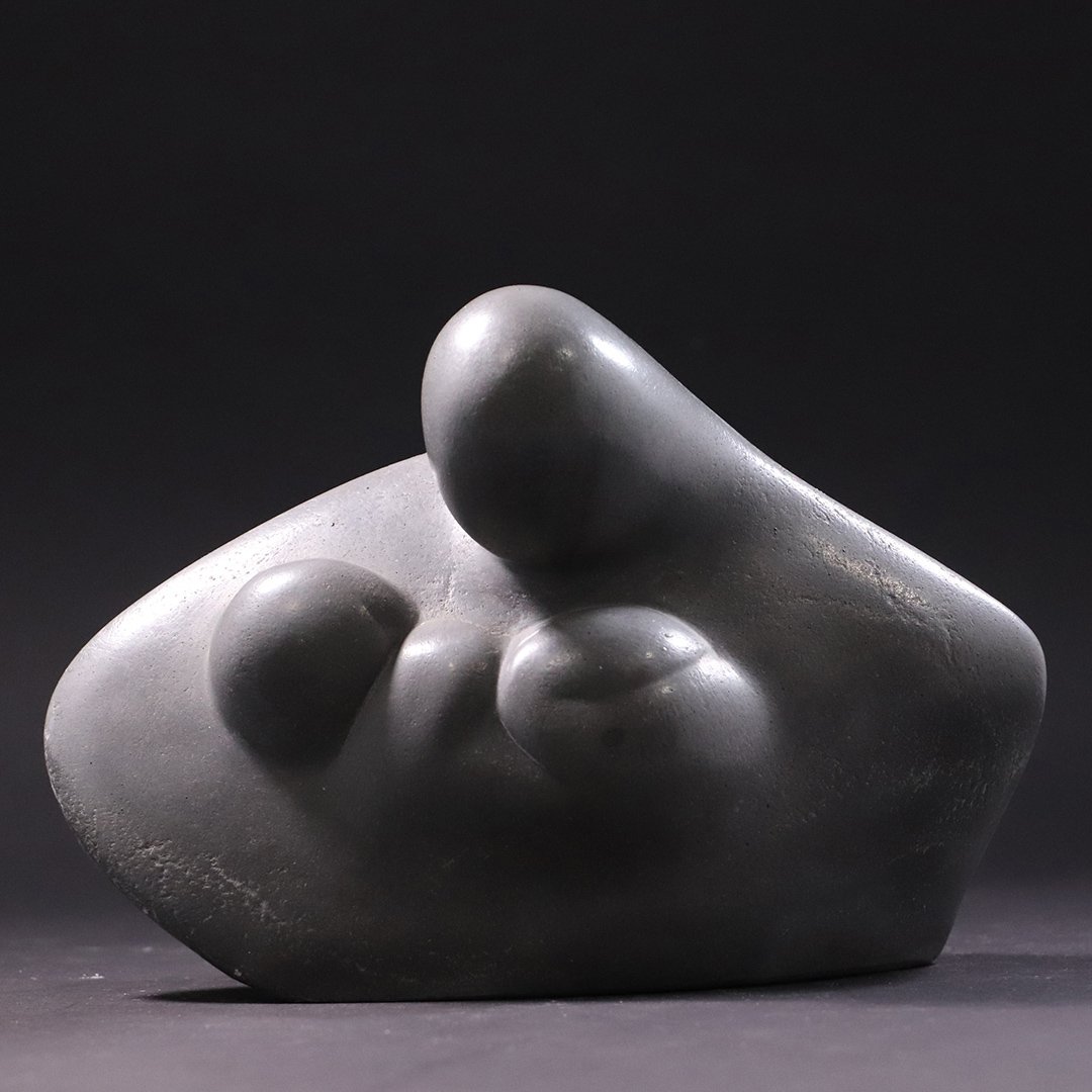 Mid-Century Modern Woman Sculpture Signed V Robinson: Mid-Century Modern Woman Sculpture Signed V Robinson, Cast by Alva Studios '80. Signed and marked. Hard composition, original grey finish patina. Size: 6.5 in. height, 9 in. length