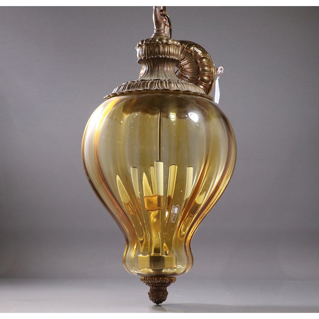 1960s Hollywood Regency Amber Glass Shade Hanging Lamp: 1960s Hollywood Regency Amber Glass Shade Hanging Lamp Fixture. Size: 18.5 in. length, 8.5 in. wide.