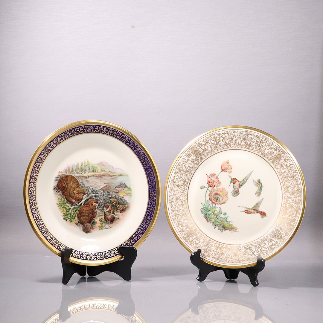 [2] Two BOEHM Lenox Porcelain Animal Collector Plates: [2] Two BOEHM Lenox Porcelain Animal Collector Plates. Woodland Life Beavers 1977 ; Boehm Birds Rufous Hummingbird 1974 ' Size: 10.5 in. diameter