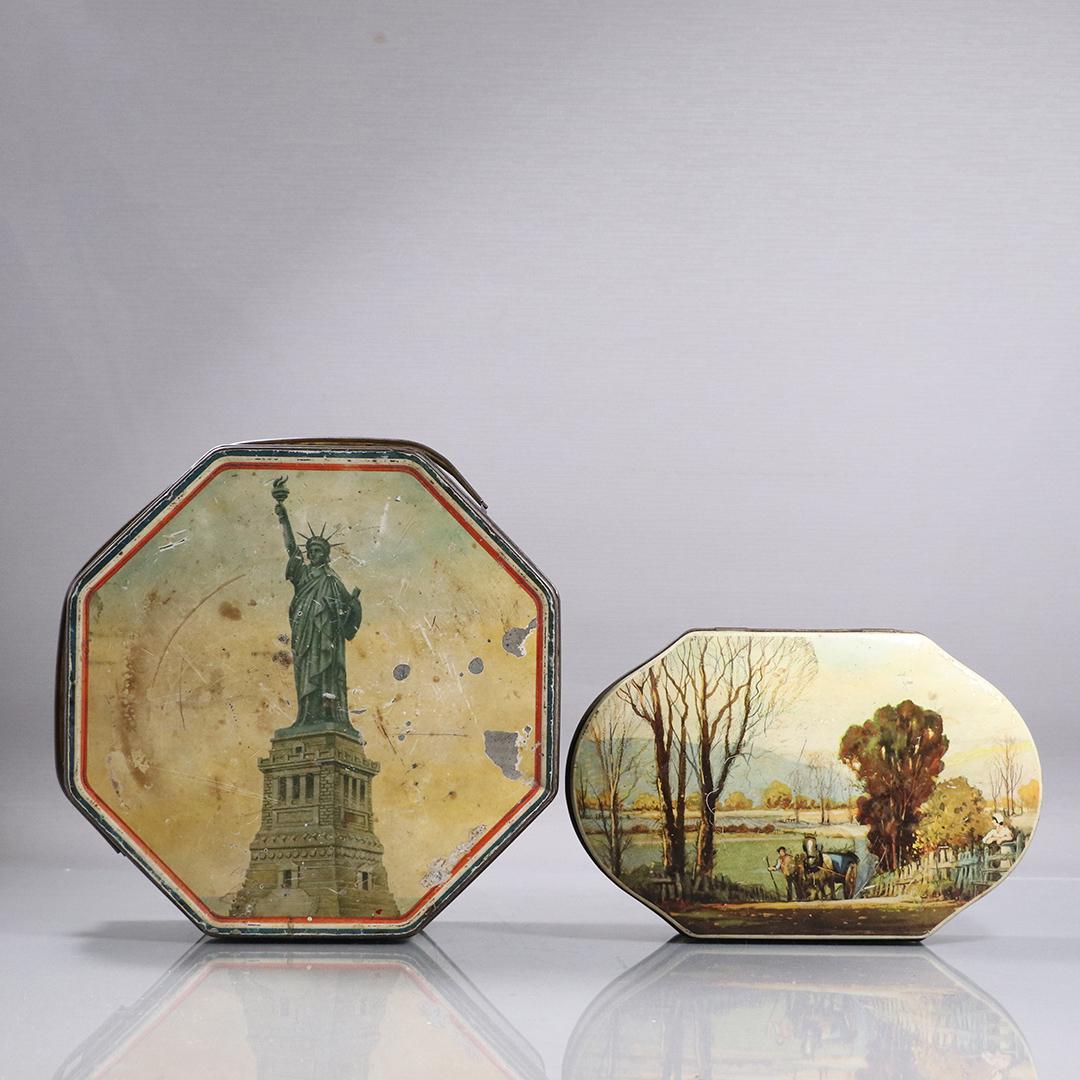 2 Vintage Cookie Bisquit Tin Statue of Liberty: 2 Vintage Cookie Bisquit Tin Statue of Liberty. size: 2h x 9.5L x 6, 3.5h x 9.5L x 9.5w