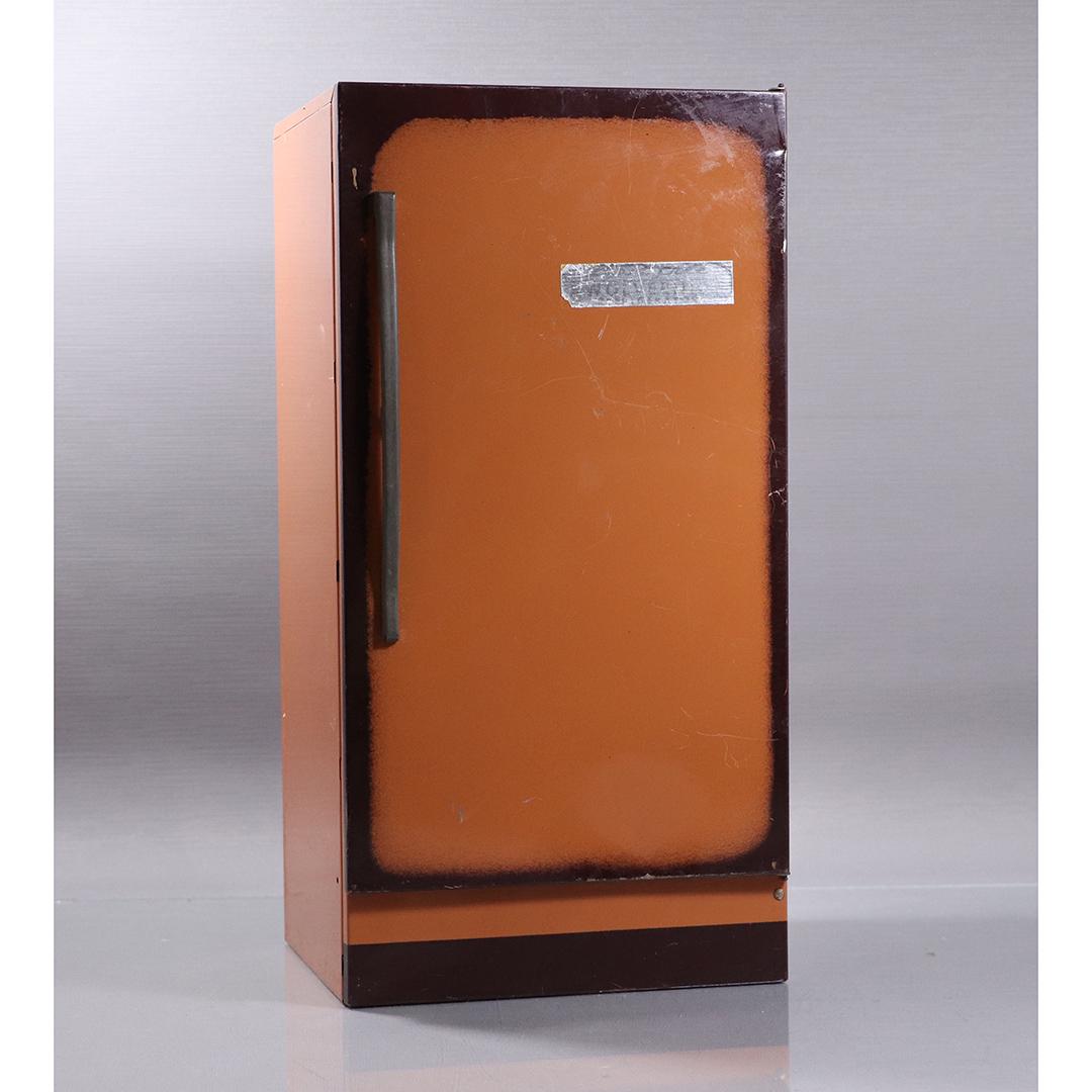 Original 1970's Tin Toy Frost Free Freezer Refrigerator (1 of 7)