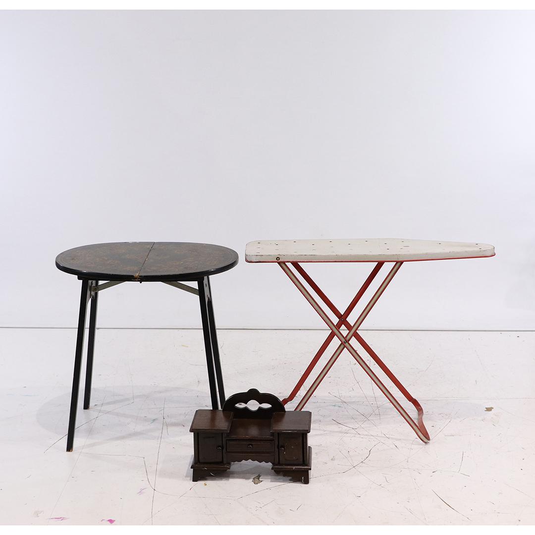 [3] Assorted Toy And Doll Furniture: Vanity, Table... (1 of 8)