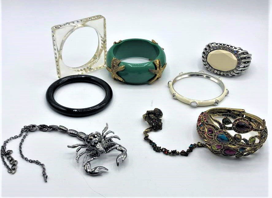 7 Assorted Fashion and Novelty Glamour Bracelets (1 of 5)