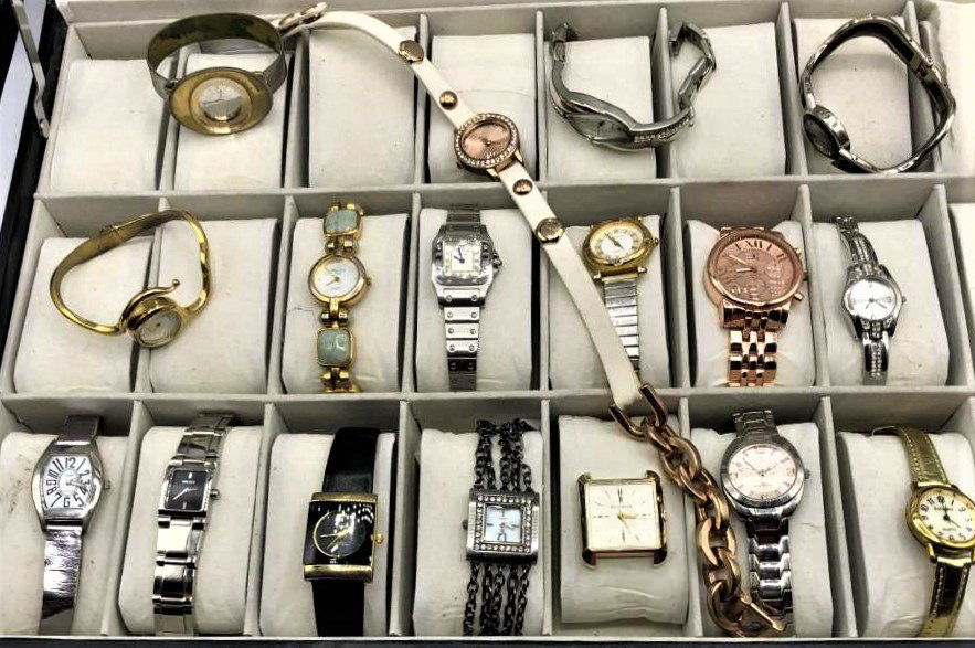17 Assorted Designer Wristwatches Grab Bag (1 of 7)