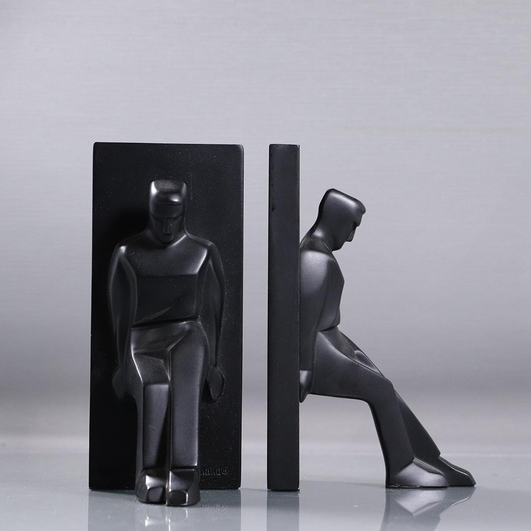 Collicott for Kikkerland Cubism Men Black Bookends (1 of 5)