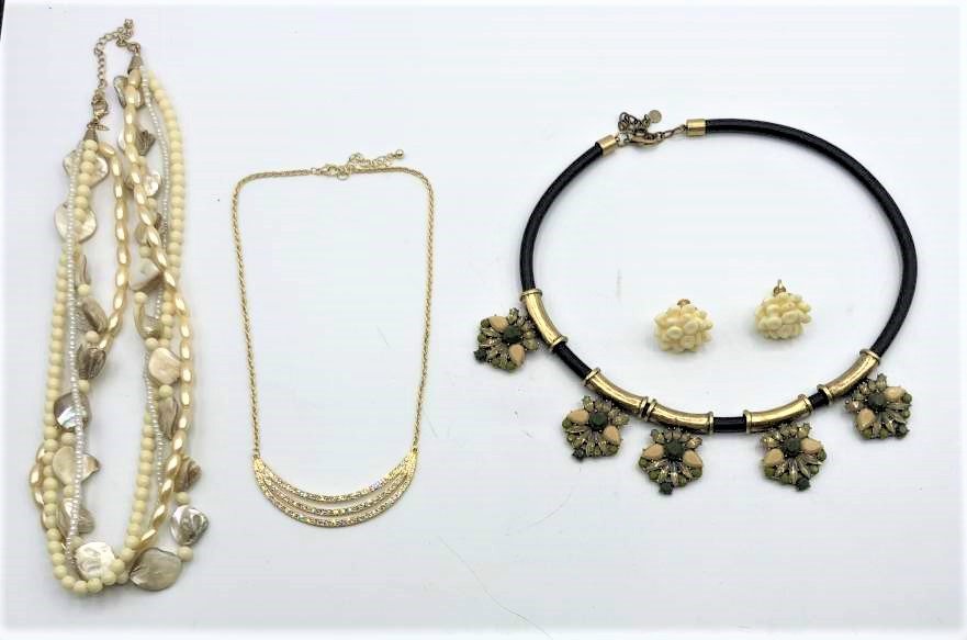 4 Piece Assorted Pearls & Designer Glamour Variety Lot (1 of 7)