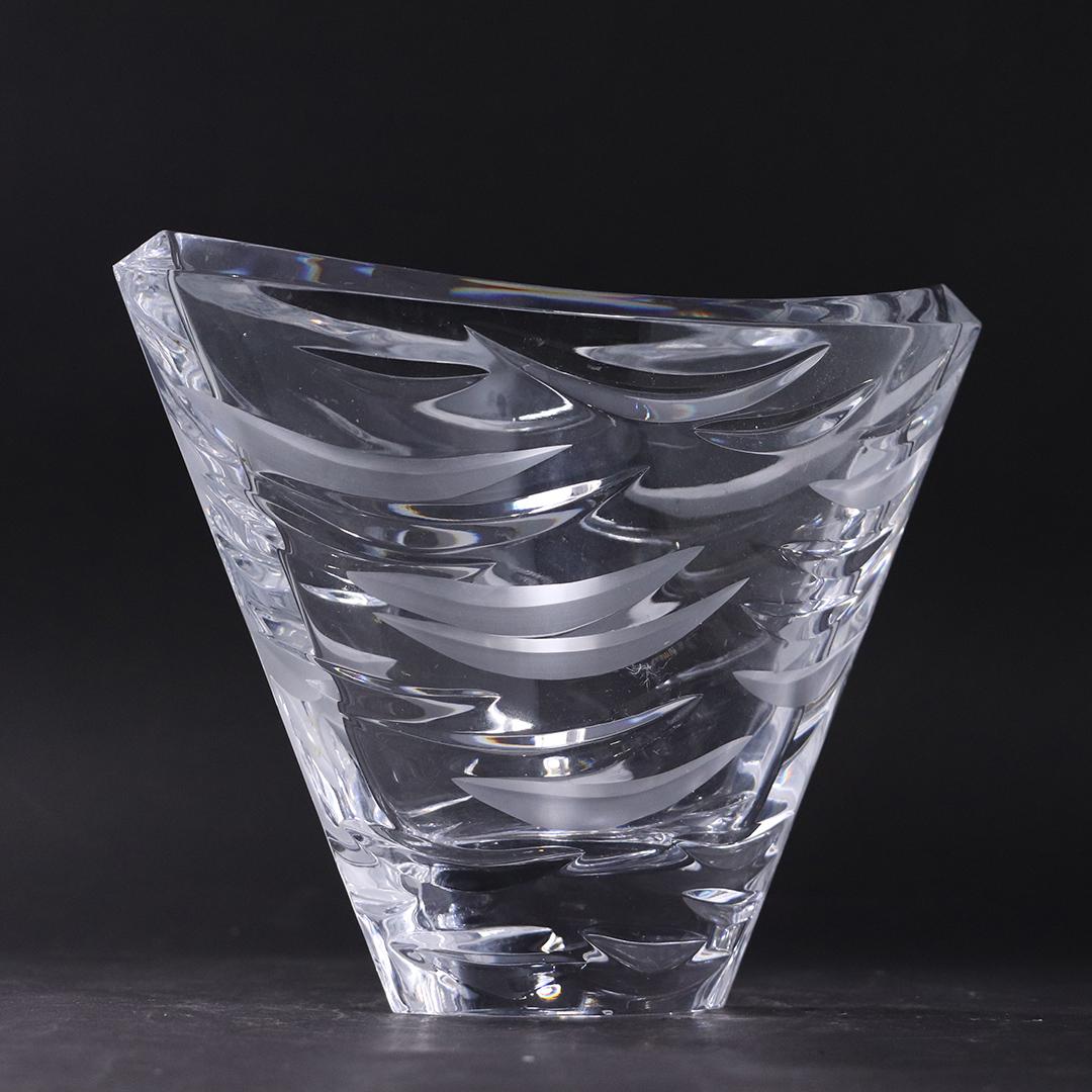 Mid-Century Modern Ocean Wave Thick Crystal Glass Vase (1 of 5)