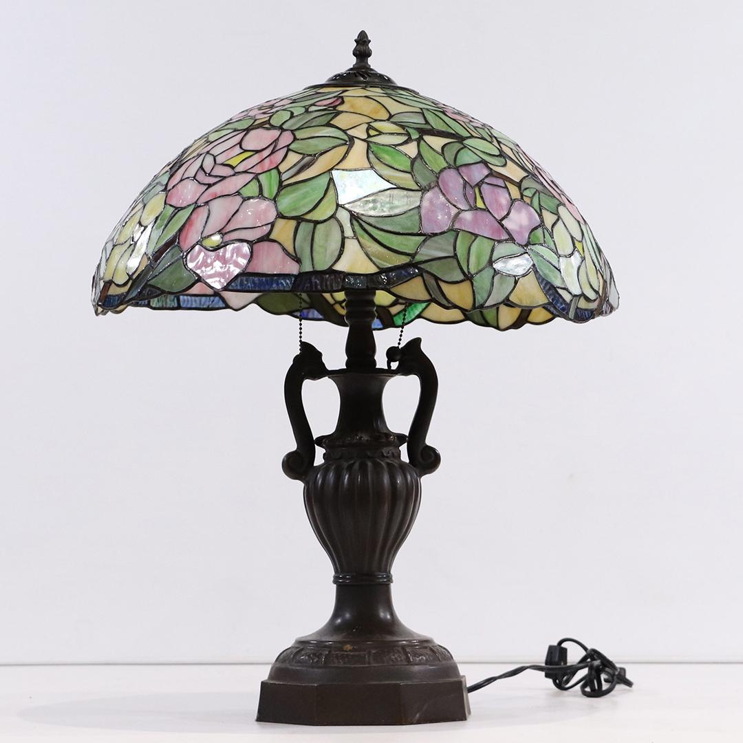 Contemporary Pink Roses Quality Leaded Glass Table Lamp (1 of 9)