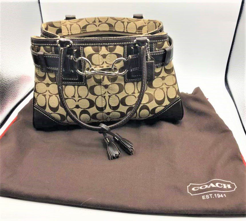 COACH Handbag Like-New with Dust Bag - Clean: COACH Handbag Like-New with Dust Bag - Clean. Size: 12 in. x 9 in.