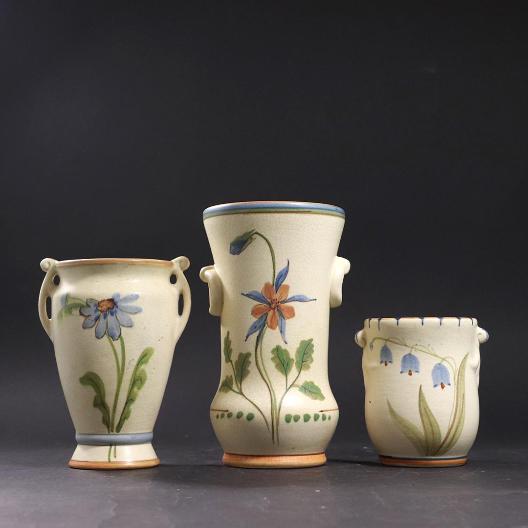 [3] Assorted Weller "Bonito" Pottery Vases (1 of 9)
