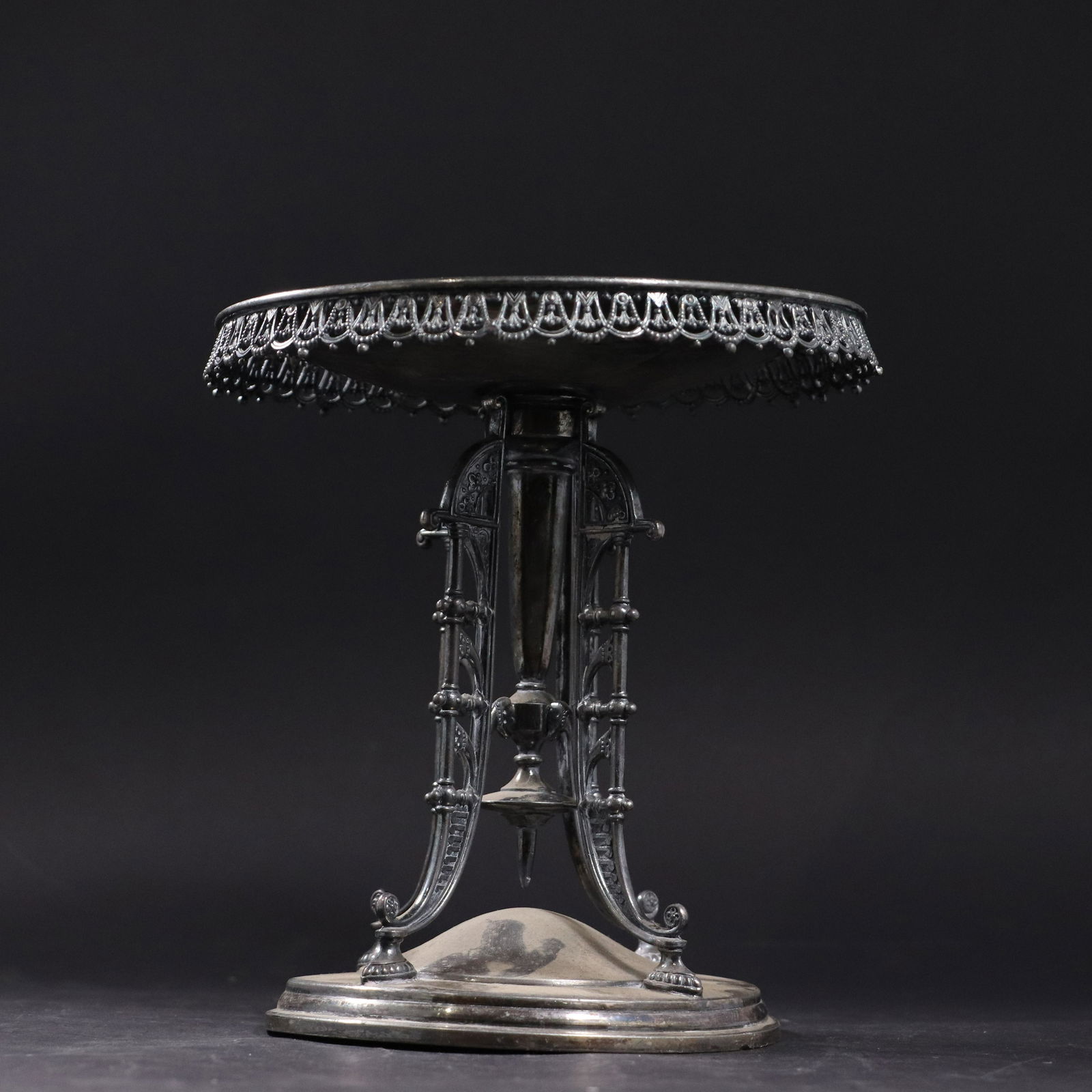 Reed and Barton Victorian Silver Plate Pedestal Stand (1 of 8)