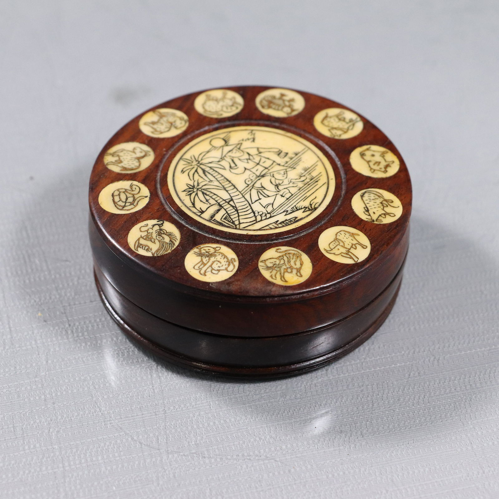 Unique Asian Compass in Fancy Teak Wood Round Box (1 of 6)