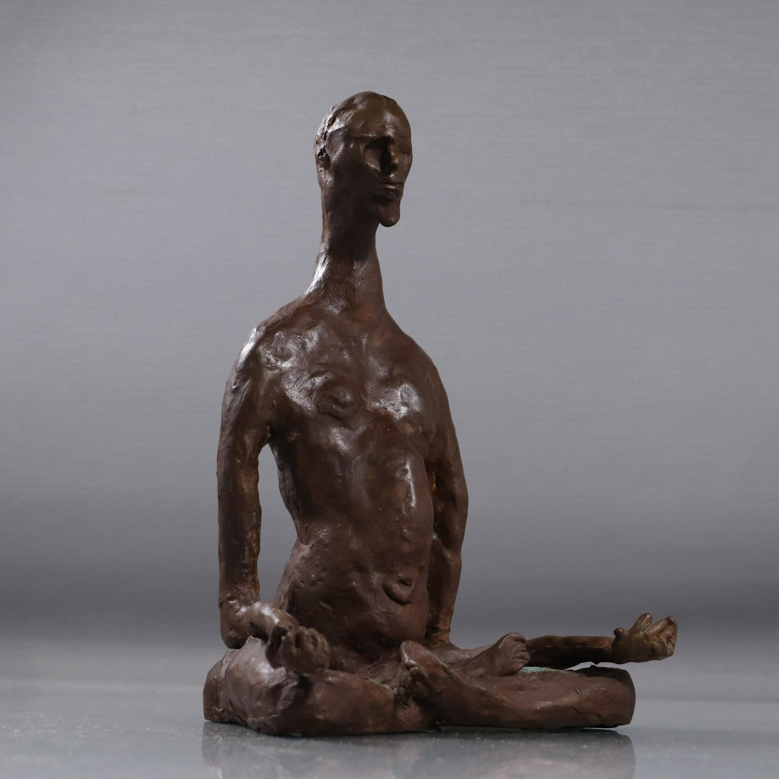 Mid-Century Bronze Sculpture Nude Male Meditating Signe: Mid-Century Bronze Sculpture Nude Male Meditating. Signed Ilegible. Good patina finish. size: 10h x 7w
