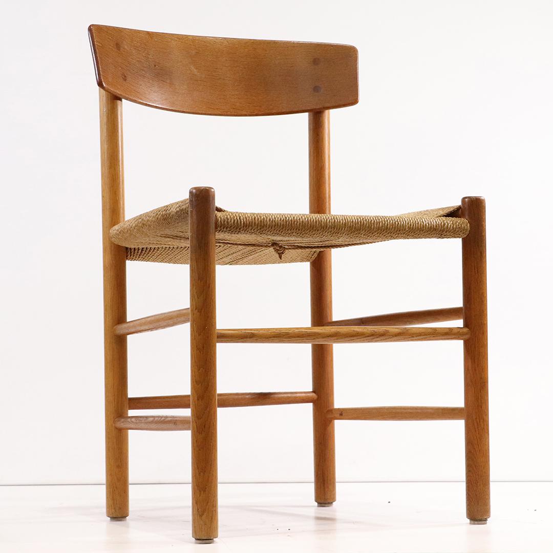 Hans Wegner Style Danish Modern Reed Seat Side Chair: Hans Wegner Style Danish Modern Reed Seat Side Chair. Clean. size: 29.5h x 19w