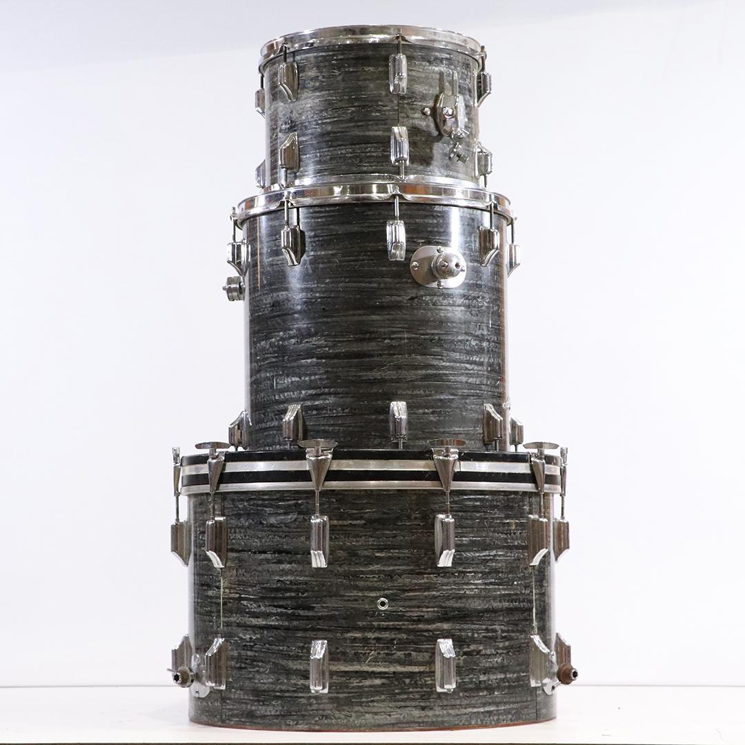 3 Piece Vintage ROGERS Drum Set - Holiday Model #103808: 3 Piece Vintage ROGERS Drum Set - Holiday Model #103808. Original Found Condition. size: 22dia x15.5L bass, 16dia x 17L floor tom, 13dia x 10L rack tom