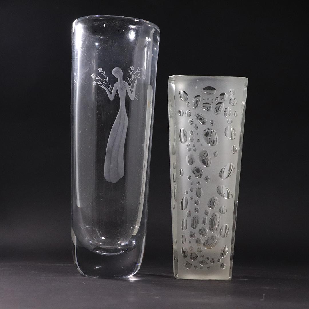 2 Orrefors Mid-Century Decorated Tall Glass Vases: 2 Orrefors Mid-Century Decorated Tall Glass Vases. size: 9h x 3.5w, 11.5h x 4.25w