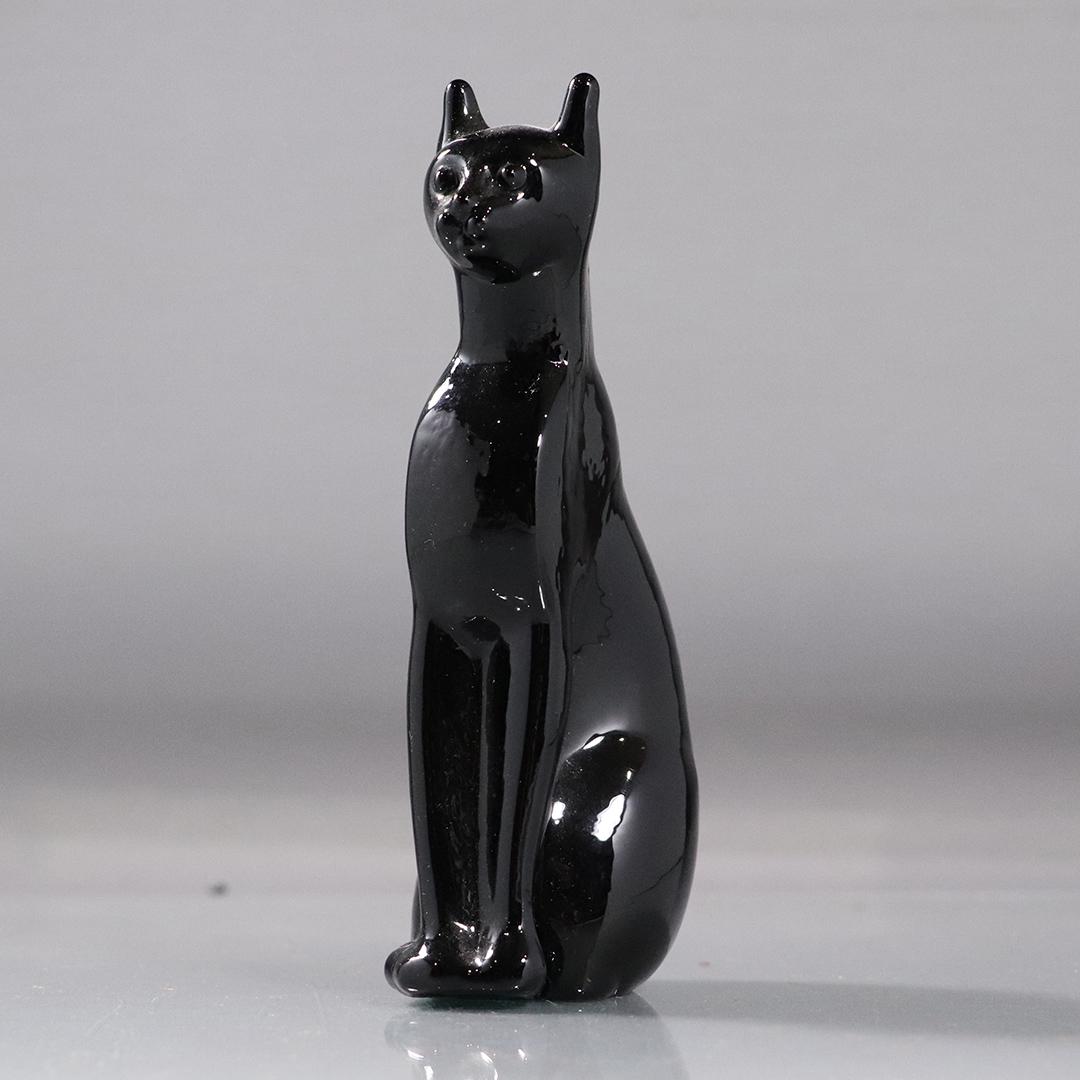 Mid-Century Modern Black Ceramic Cat Figure: Mid-Century Modern Black Ceramic Cat Figure. size: 6.5h x 2.75L