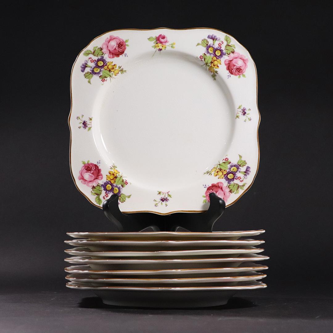 8 Royal Worcester England Porcelain Luncheon Plates: 8 Royal Worcester England Porcelain Luncheon Plates. size: 8.25w