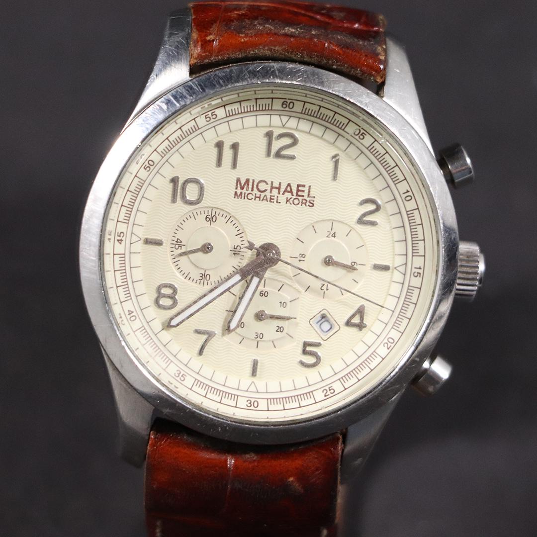 Michael Kors Chronograph Wristwatch: Michael Kors Chronograph Wristwatch. size: 2x1.75 watch face, 3 strap diameter