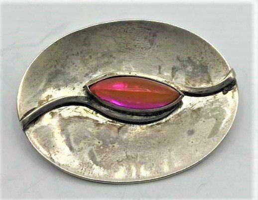 Sterling Silvercraft Handmade H Tobias Carnelian Brooch: Sterling Silvercraft Handmade H Tobias Creation Carnelian Brooch. Signed. Size: 1.5 in. x 1.25 in.