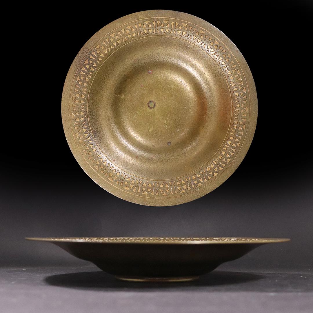 TIFFANY STUDIOS NEW YORK Dore Bronze 9 in. Bowl: TIFFANY STUDIOS NEW YORK Dore Bronze 9 in. Bowl. Signed: Tiffany Studios New York. Good original patina finish. Size: 1.5h x 9dia