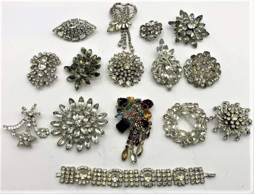 Assorted Vintage Rhinestones Brooches (1 of 7)