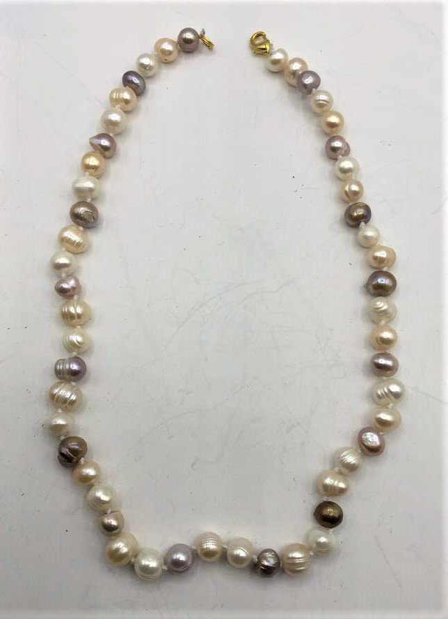 Multi Colored Cultured Pearl Necklace 17 In. Length: Multi Colored Cultured Pearl Necklace 17 In. Length.