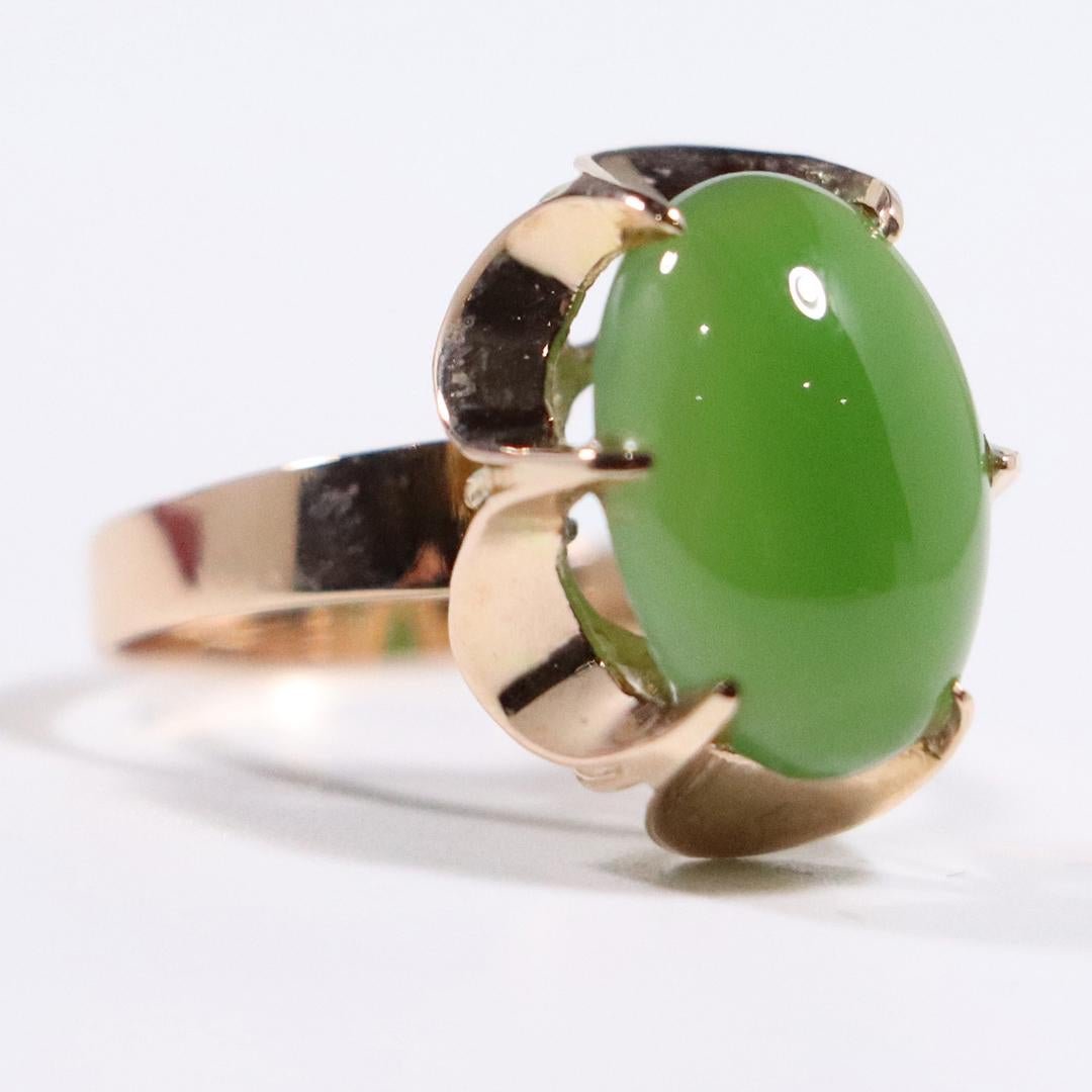 14 K Yellow Gold Green Jade Ring size 5.5 (1 of 7)